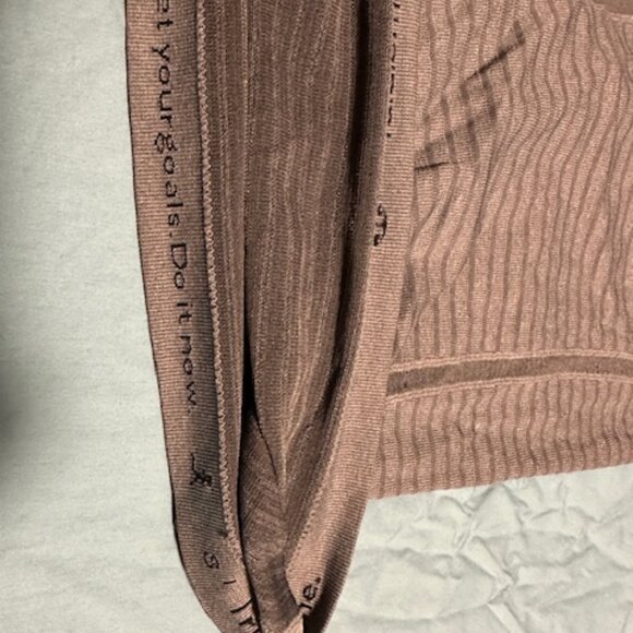 Lululemon High Neck Run Swiftly Tank top size 8 - Picture 3 of 3